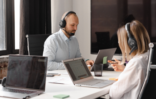 Read more about the article Maximize Efficiency and Cut Costs with Enterprise Call Center Outsourcing